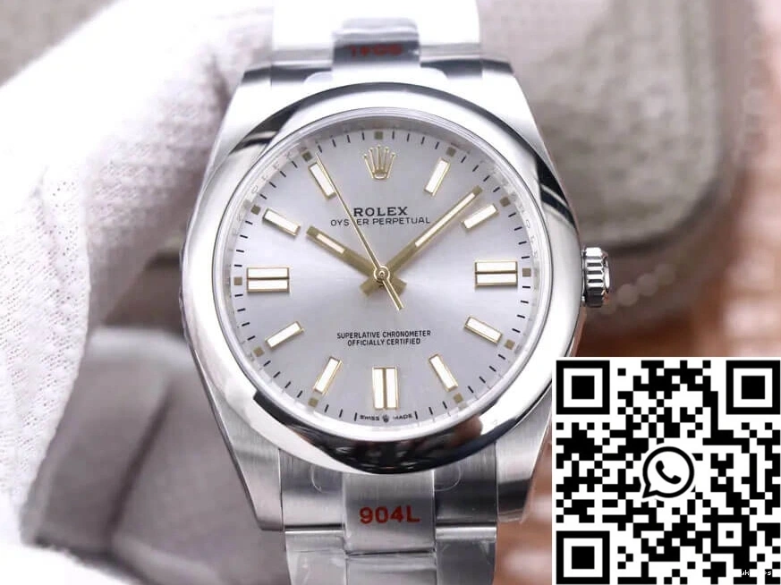 Perpetual Rolex M124300-0001 Oyster Silver Factory Dial 41MM EW 0223